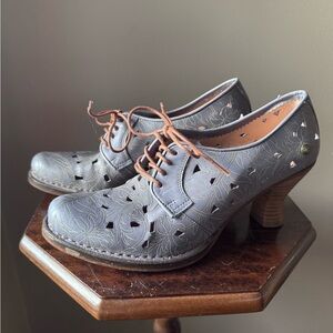 Neosens Blue Gray Cut Out High Heeled Leather Shoes Size 40 (US 9.5)